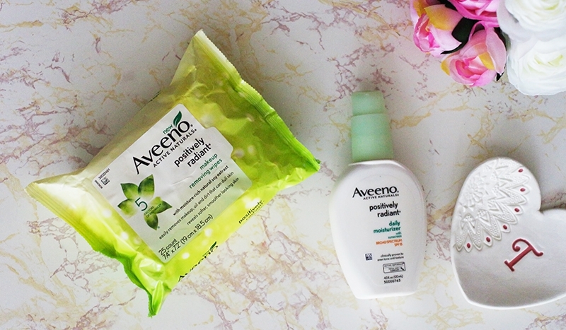 Improving skin tone and texture with Aveeno POSITIVELY RADIANT Moisturizer and Makeup Removing Wipes. A review of the moisturizer and wipes on dry sensitive skin. www.growitgirl.com