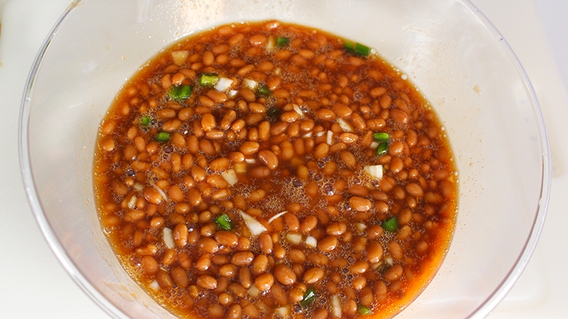 baked-beans-mixed-with-veggies