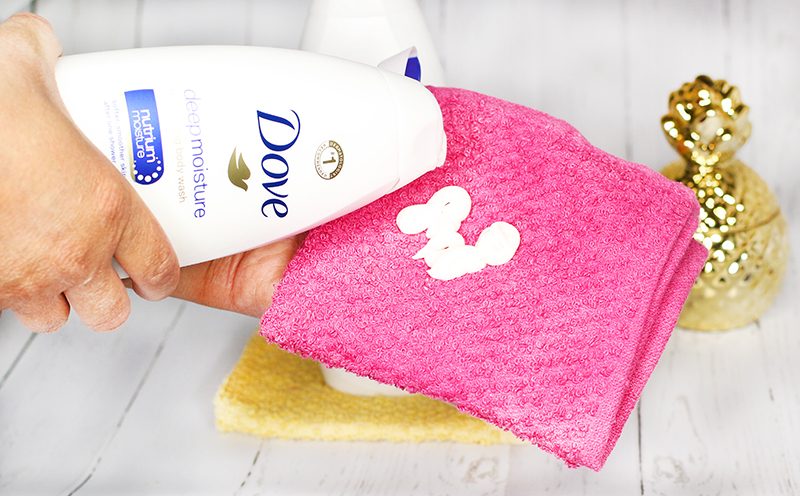 Dove Deep Moisture Creamy Body Wash
